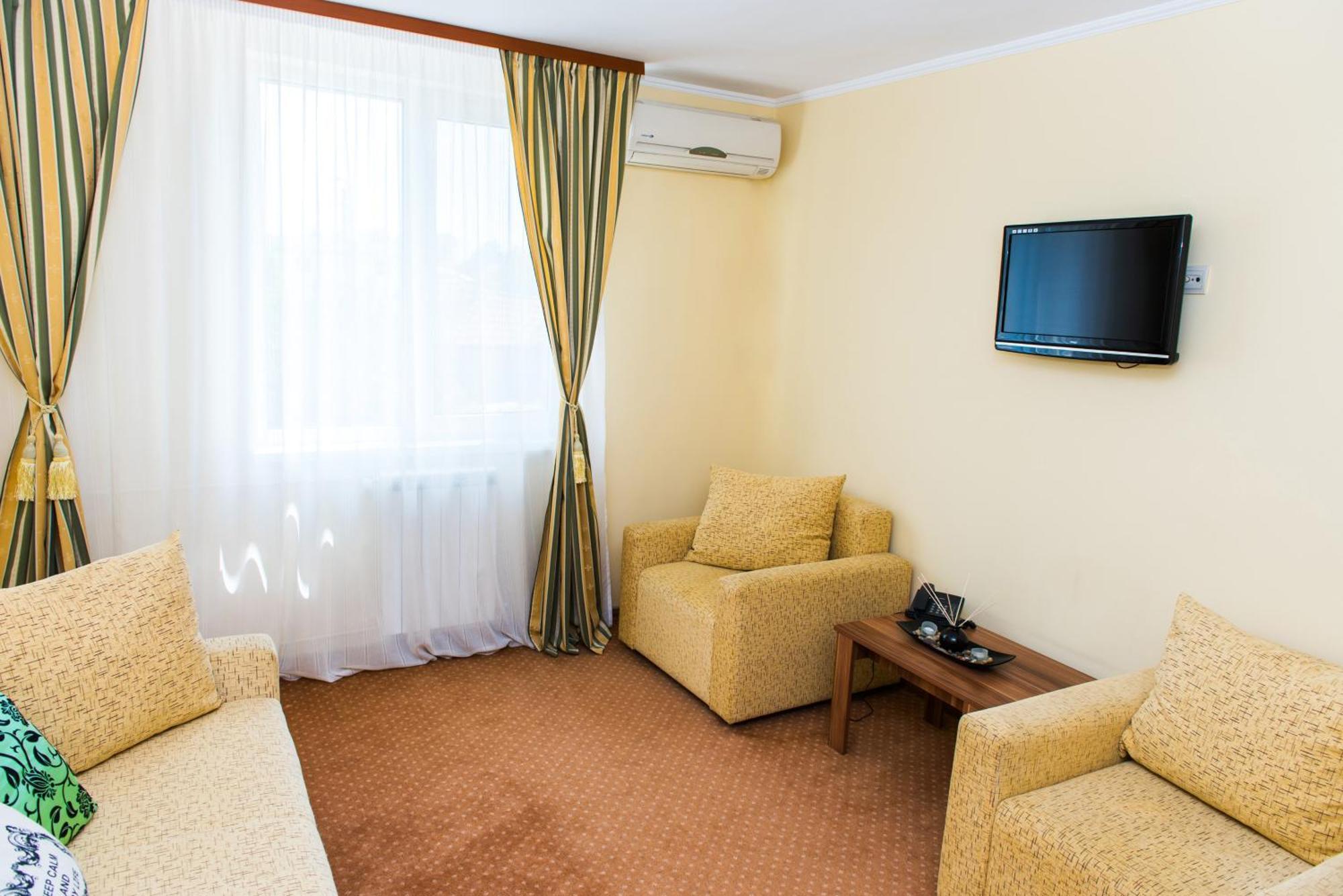 Hotel Lyra Oradea Quarto foto